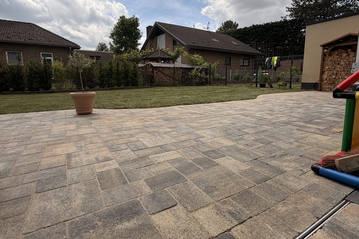 Pflasterarbeiten & Wegebau – Detailaufnahme